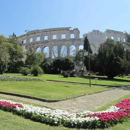 In Pula/istrien 10950
