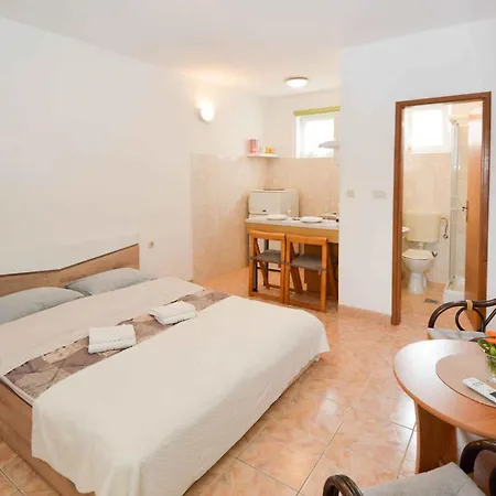 Apartament In - Istrien 10950